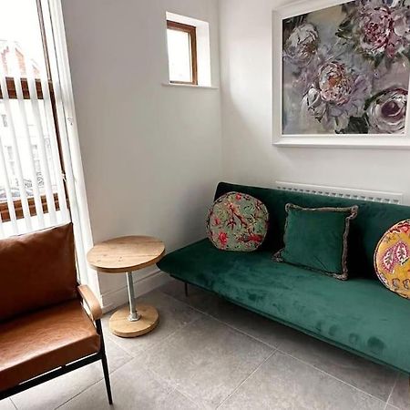Boutique Style Apartment Belfast Bagian luar foto